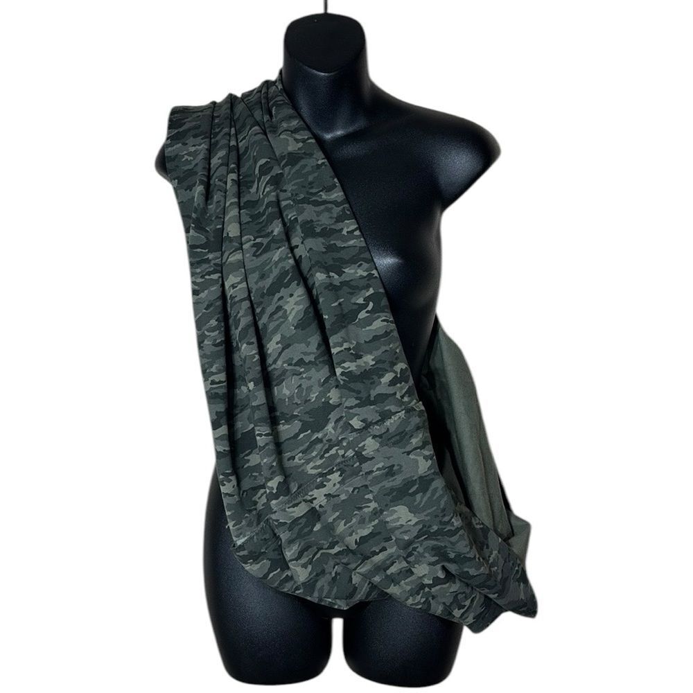 Lululemon unisex vinyasa customizable snap scarf green camouflage wrap GUC